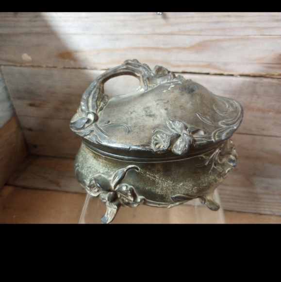 Antique Footed Art Nouveau Jewelry Casket Trinket Box Metal. Roughly 5" X 4". - Picture 3 of 8